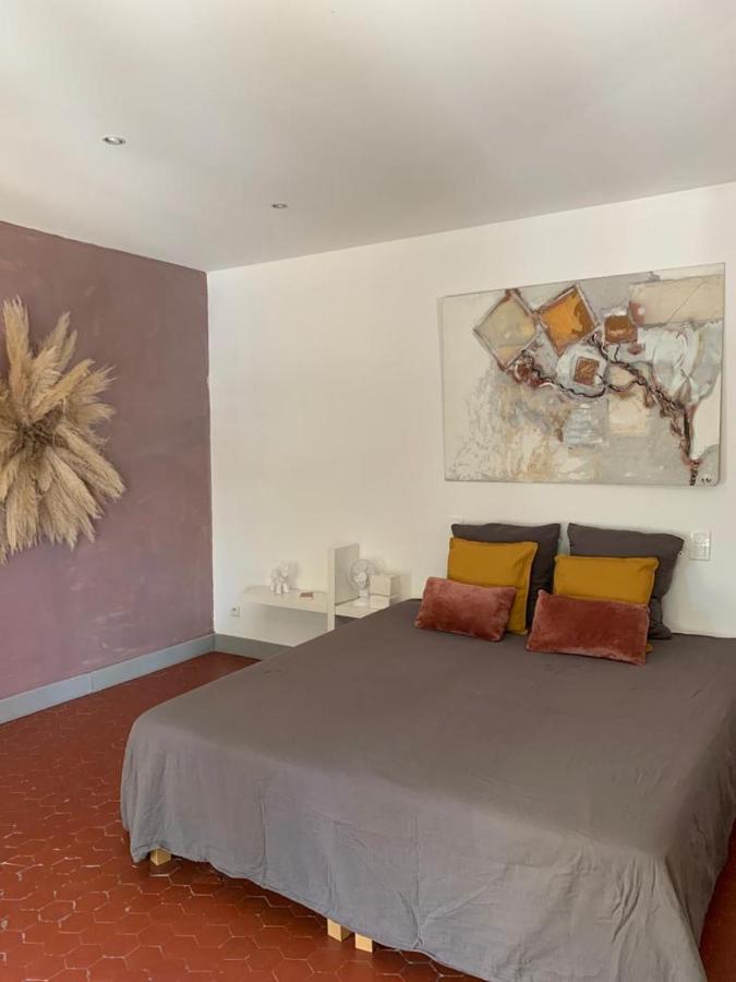 Mas Carita Bed & Breakfast Cabannes Екстериор снимка